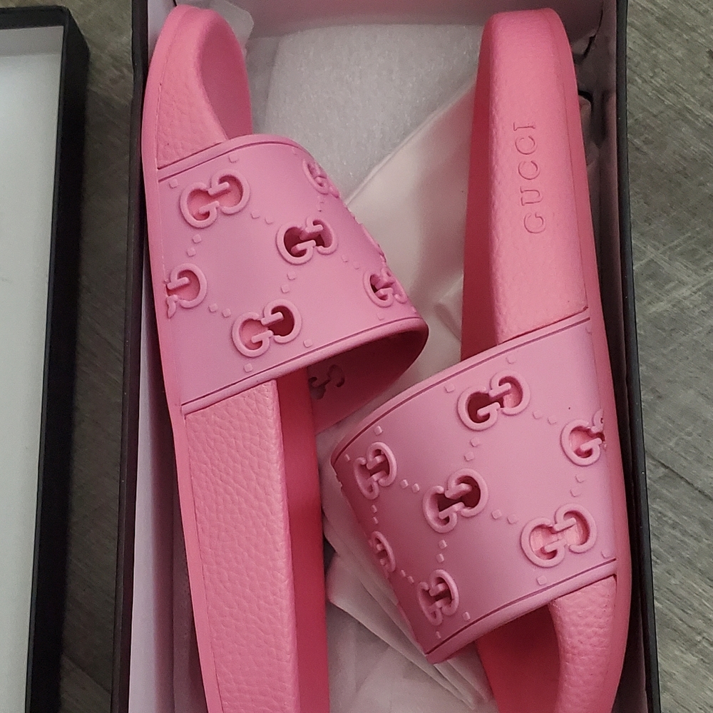 COPY - Pink GG slide
